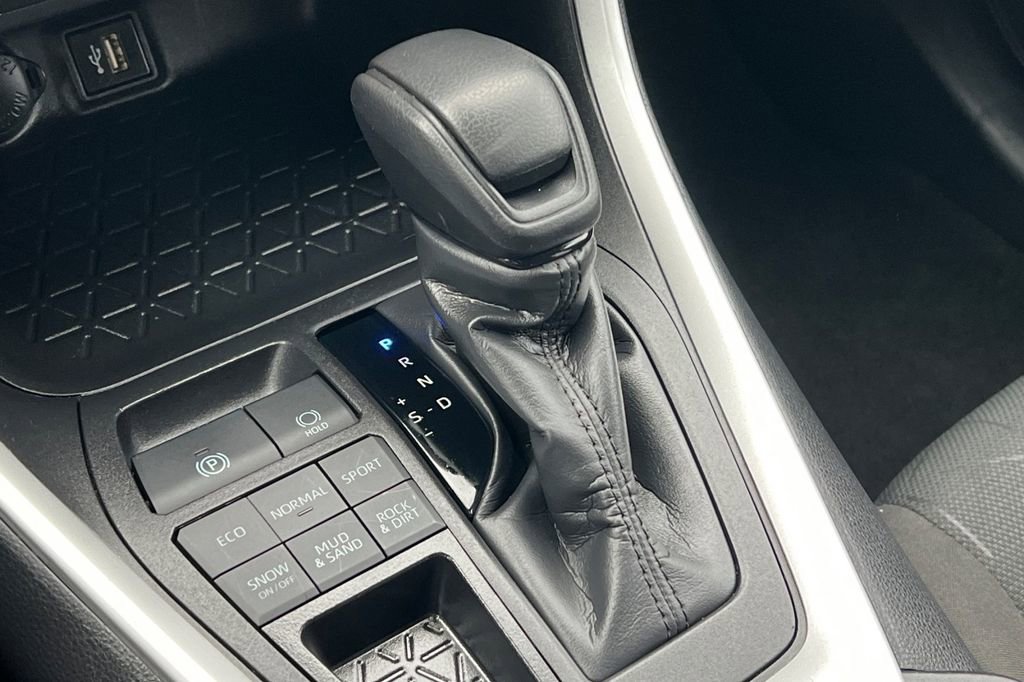 Used 2024 Toyota RAV4 XLE image 21