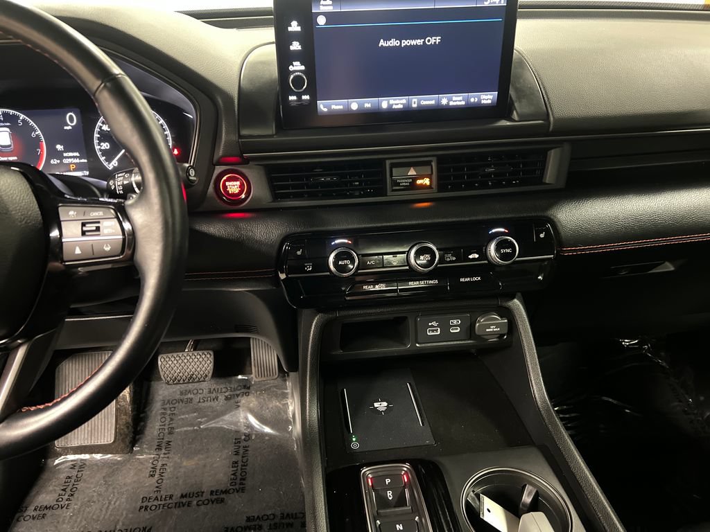 Used 2025 Honda Pilot TrailSport image 22