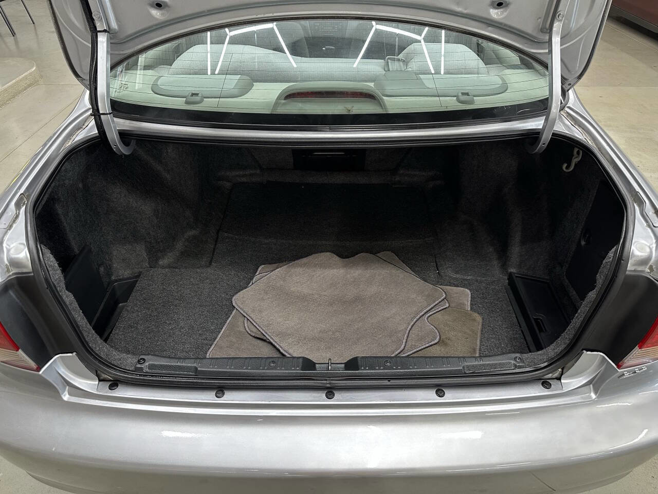 Used 2001 Honda Accord LX image 8