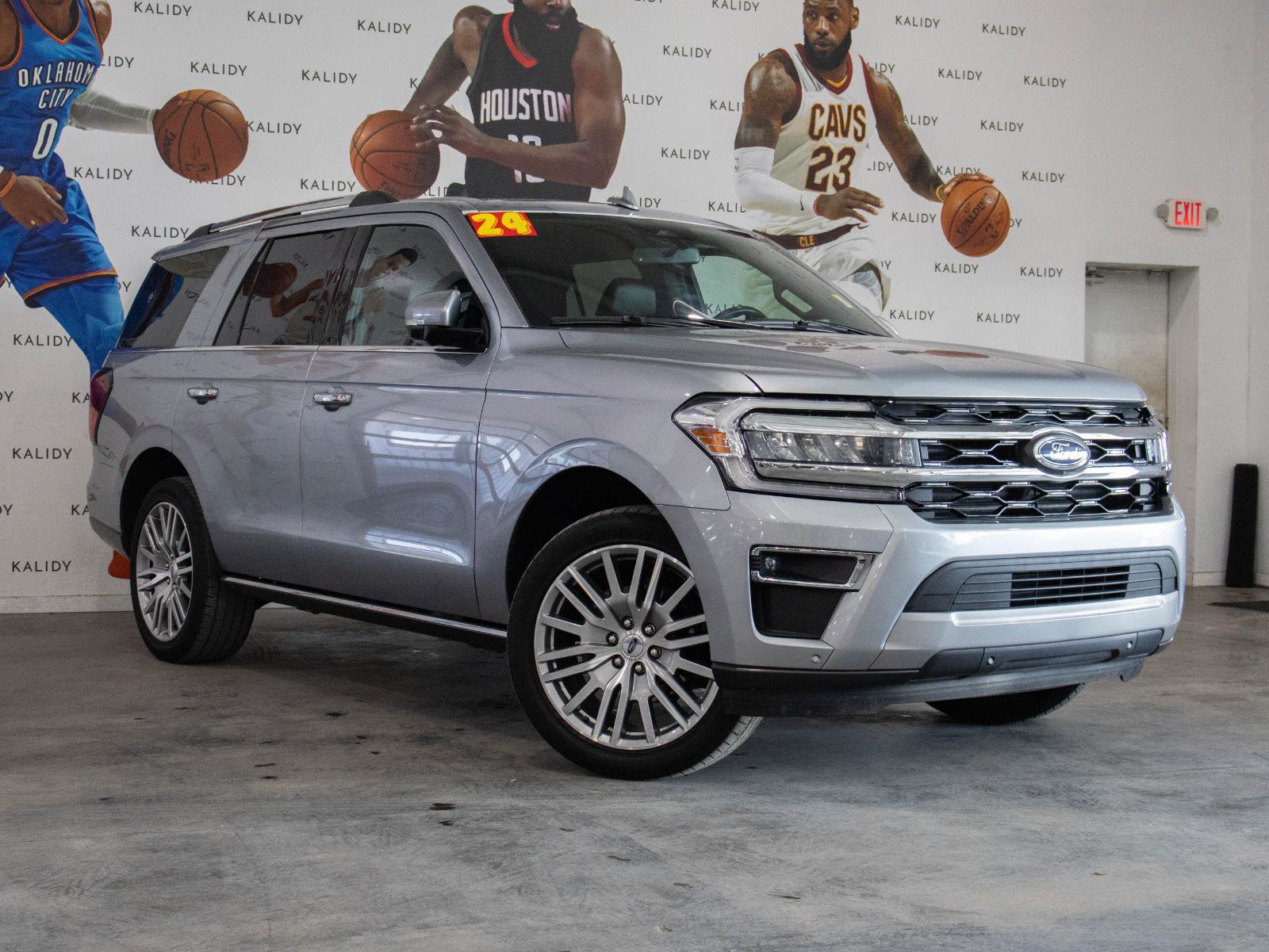 Used 2024 Ford Expedition Limited image 2