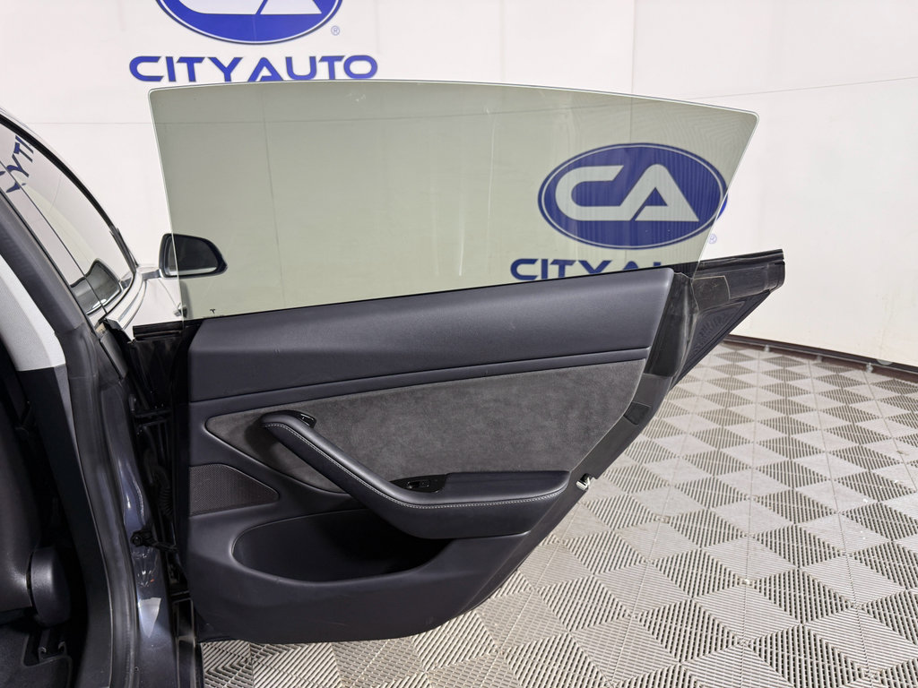 Used 2018 Tesla Model 3 Long Range image 12