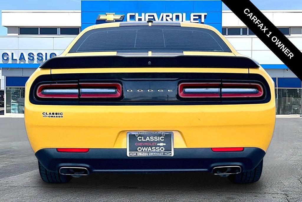 Used 2018 Dodge Challenger SXT w/ Blacktop Package RWD image 4
