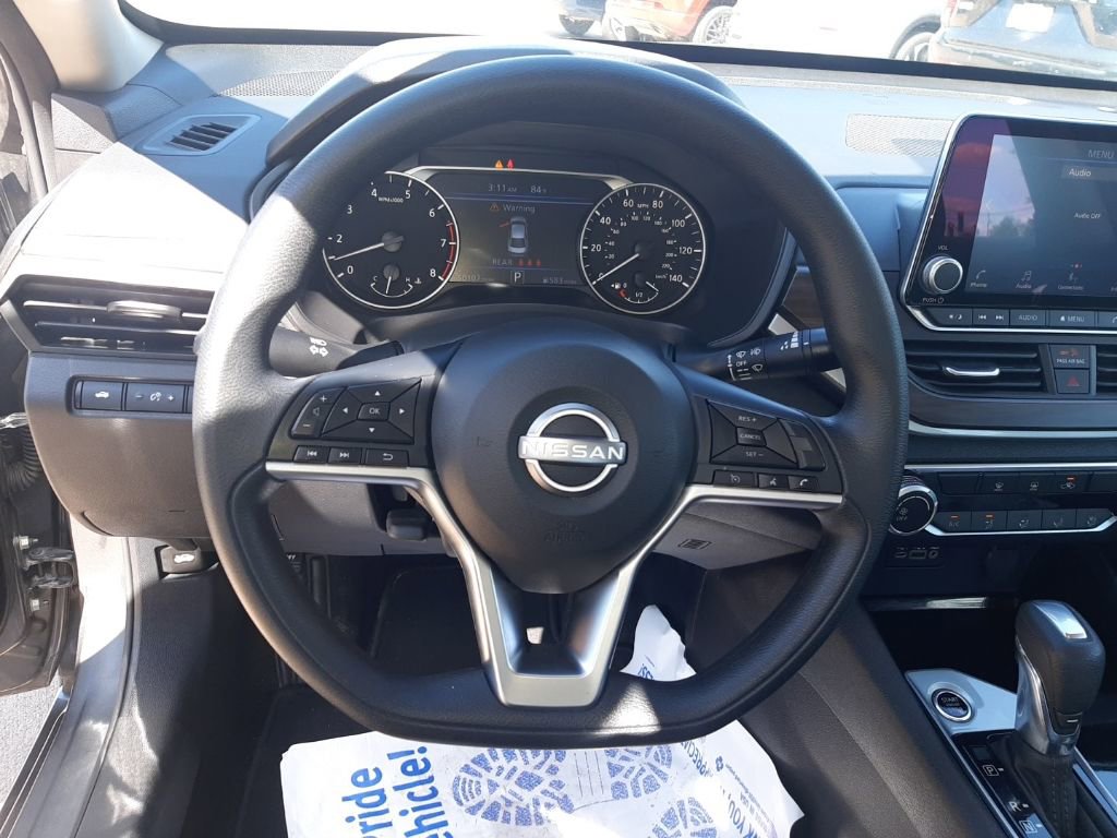 Used 2024 Nissan Altima 2.5 SV image 17