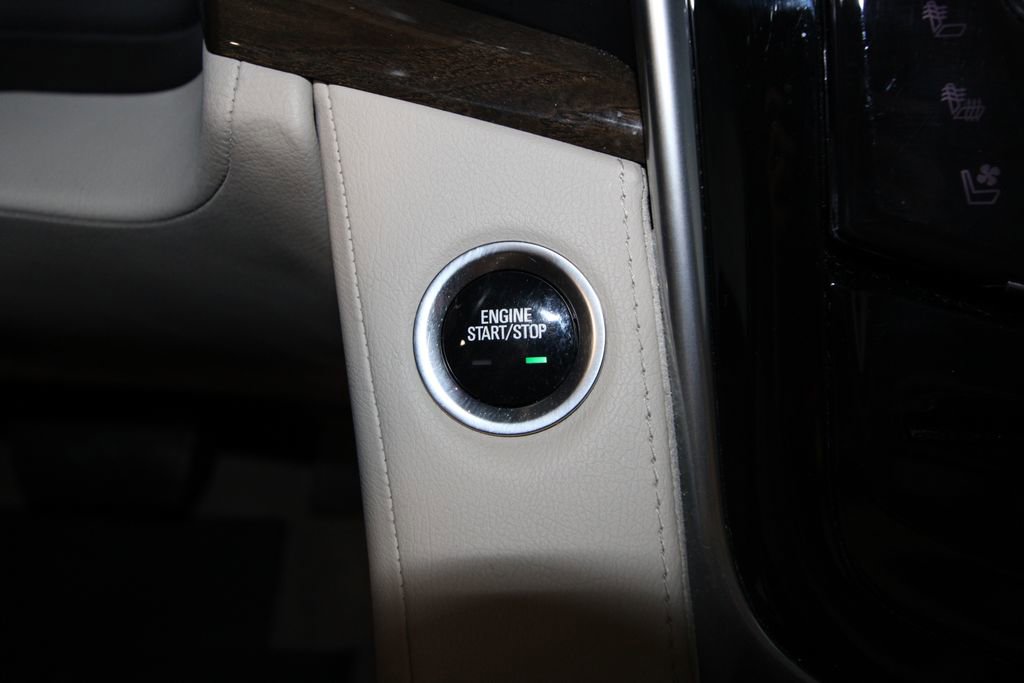 Used 2020 Cadillac Escalade Luxury image 14