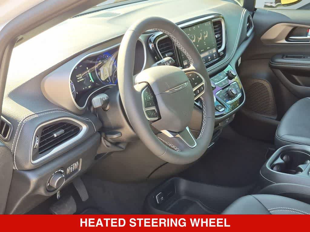 New 2027 Chrysler Pacifica Select FWD image 2