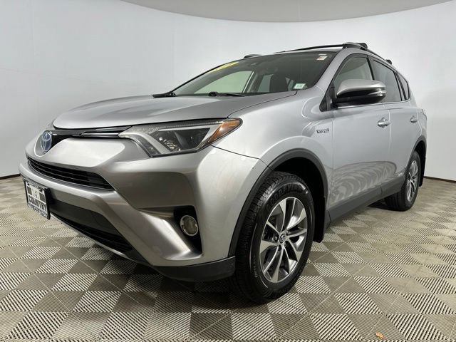 Used 2017 Toyota RAV4 XLE AWD/4WD image 9