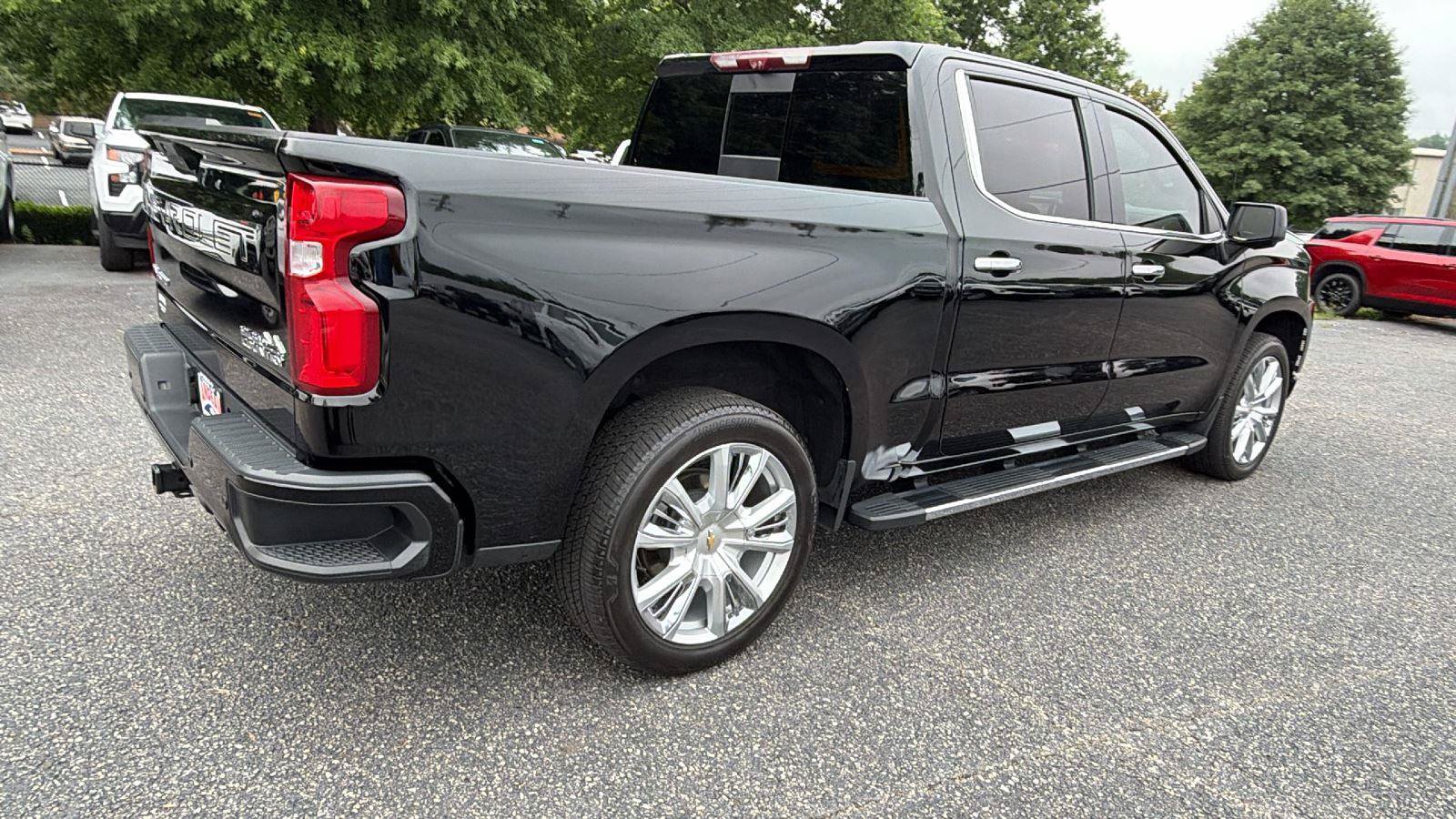 Used 2020 Chevrolet Silverado 1500 High Country w/ Technology Package AWD/4WD image 9