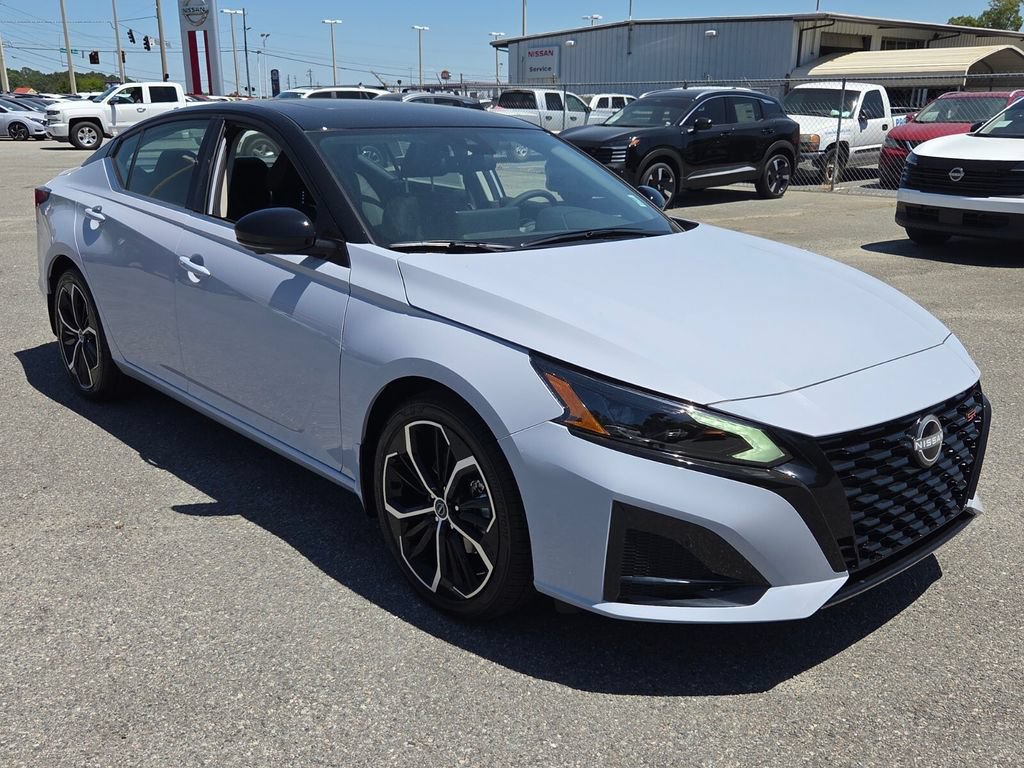 New 2026 Nissan Altima 2.5 SR w/ SR Premium Package FWD image 15