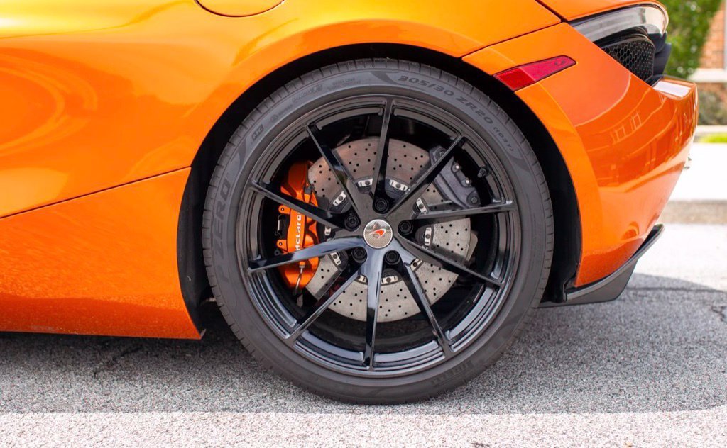 Used 2018 McLaren 720S Performance RWD image 22
