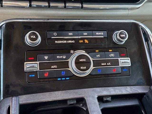 Used 2019 Lincoln Navigator Reserve AWD/4WD image 31
