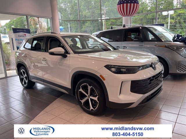 New 2025 Volkswagen Tiguan SE
