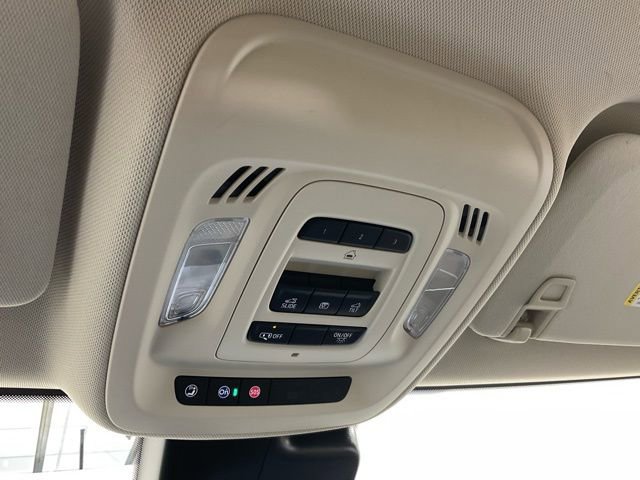 Used 2023 Buick Envision Avenir image 18