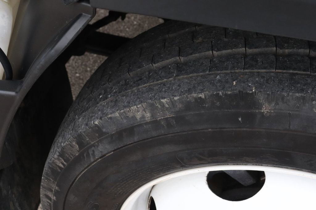 Used 2020 Isuzu NPR image 39