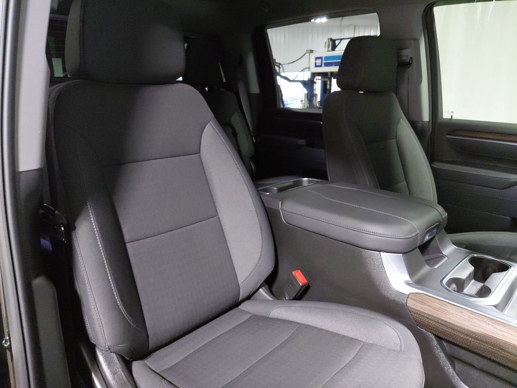 Certified 2025 Chevrolet Silverado 3500 LT w/ Z71 Chrome Sport Edition image 23