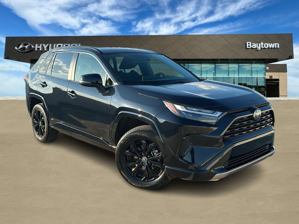 Used 2022 Toyota RAV4 SE