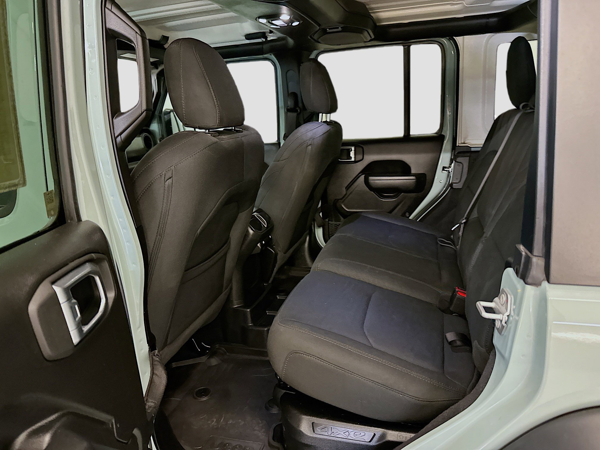 Used 2023 Jeep Wrangler Unlimited image 29