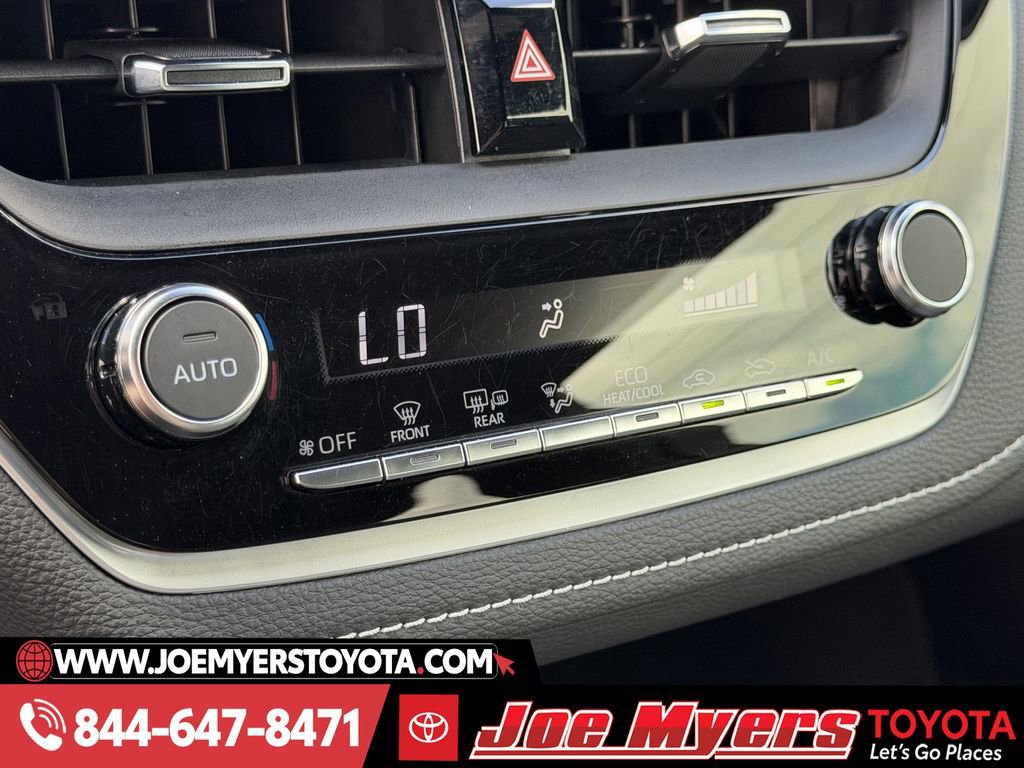 Used 2025 Toyota Corolla SE image 20