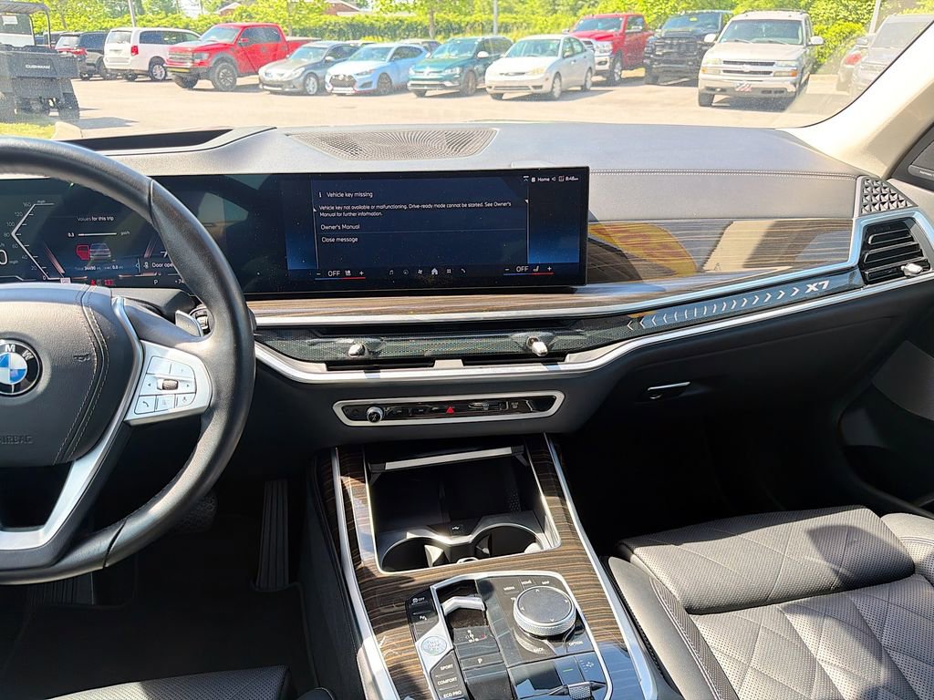Used 2024 BMW X7 xDrive40i AWD/4WD image 19