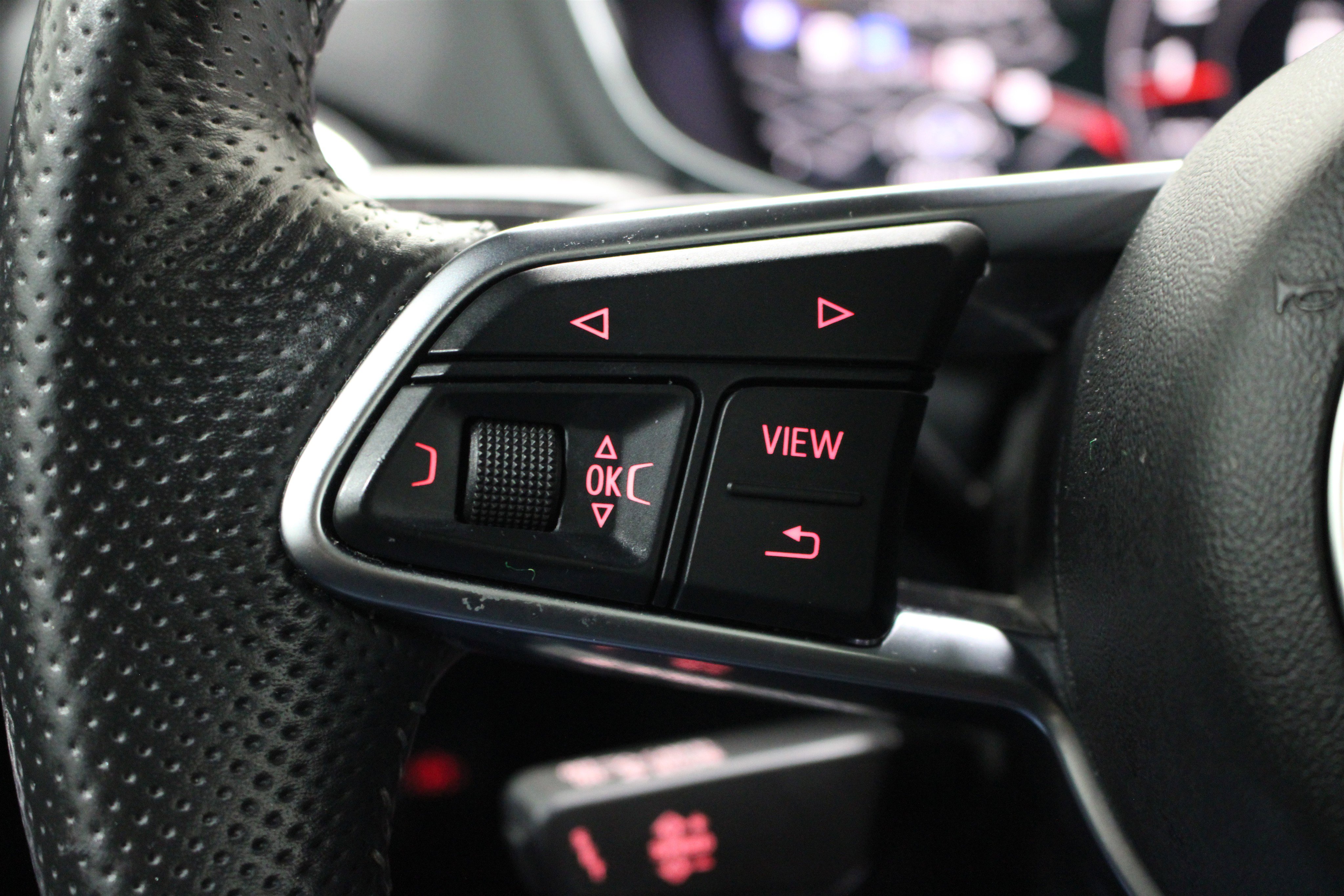 Used 2018 Audi TT 2.0T w/ Technology Package image 12
