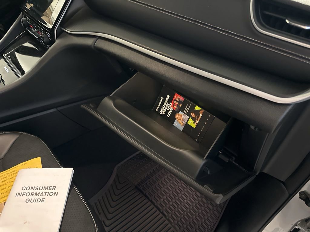 Used 2024 Jeep Grand Cherokee Altitude image 27