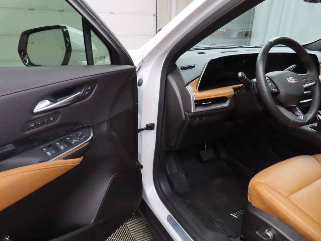 Used 2025 Cadillac XT4 Premium Luxury AWD/4WD image 47