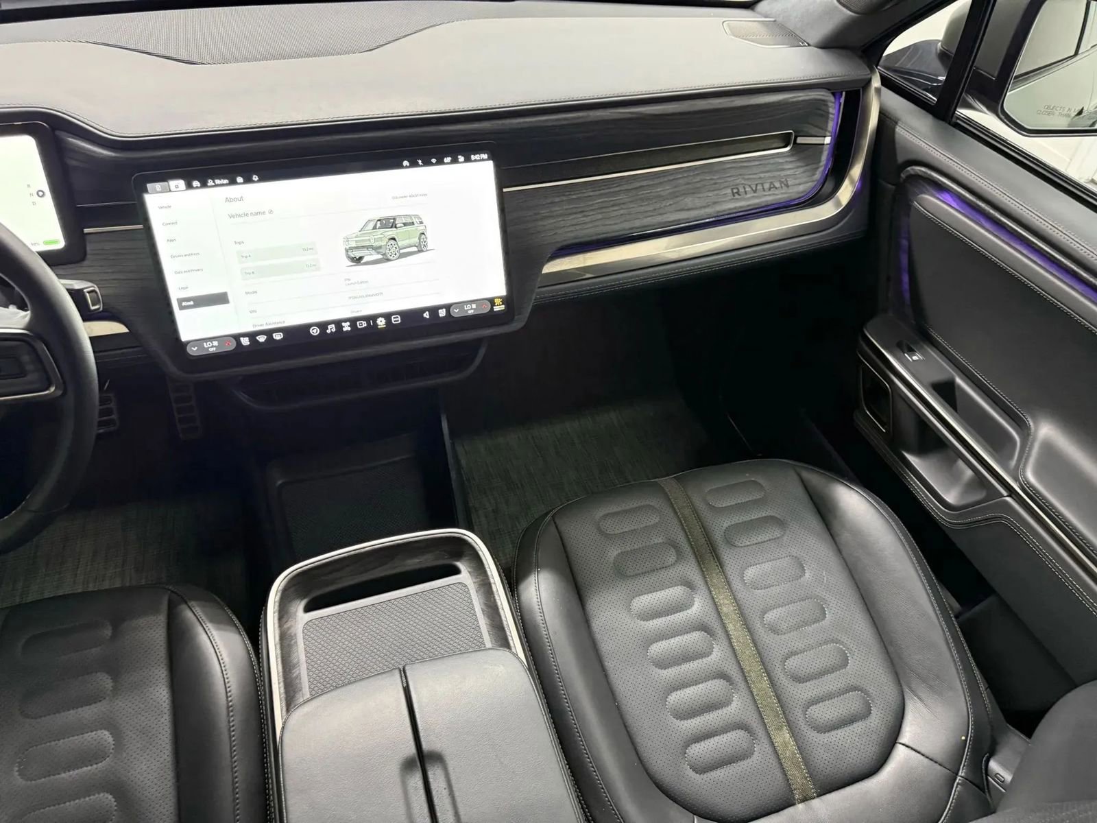 Used 2022 Rivian R1S Launch Edition image 9