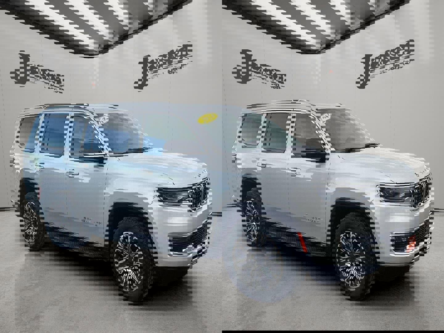 Used 2024 Jeep Wagoneer Series II w/ Flexible Seating Group image 6