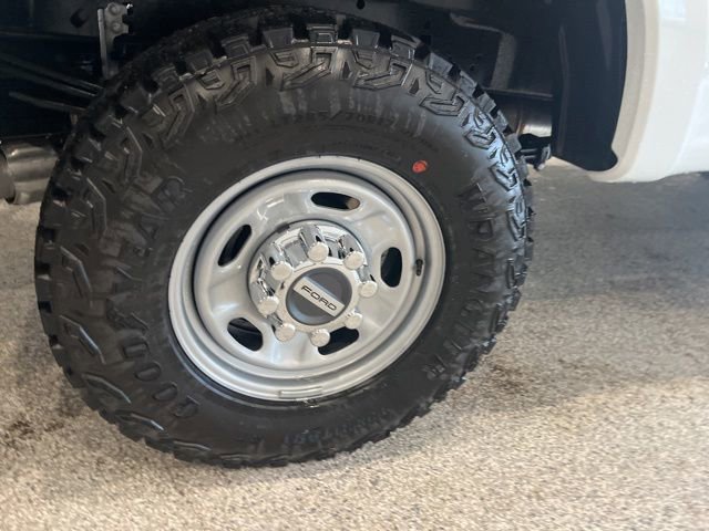 New 2025 Ford F250 XL w/ XL Off-Road Package image 6