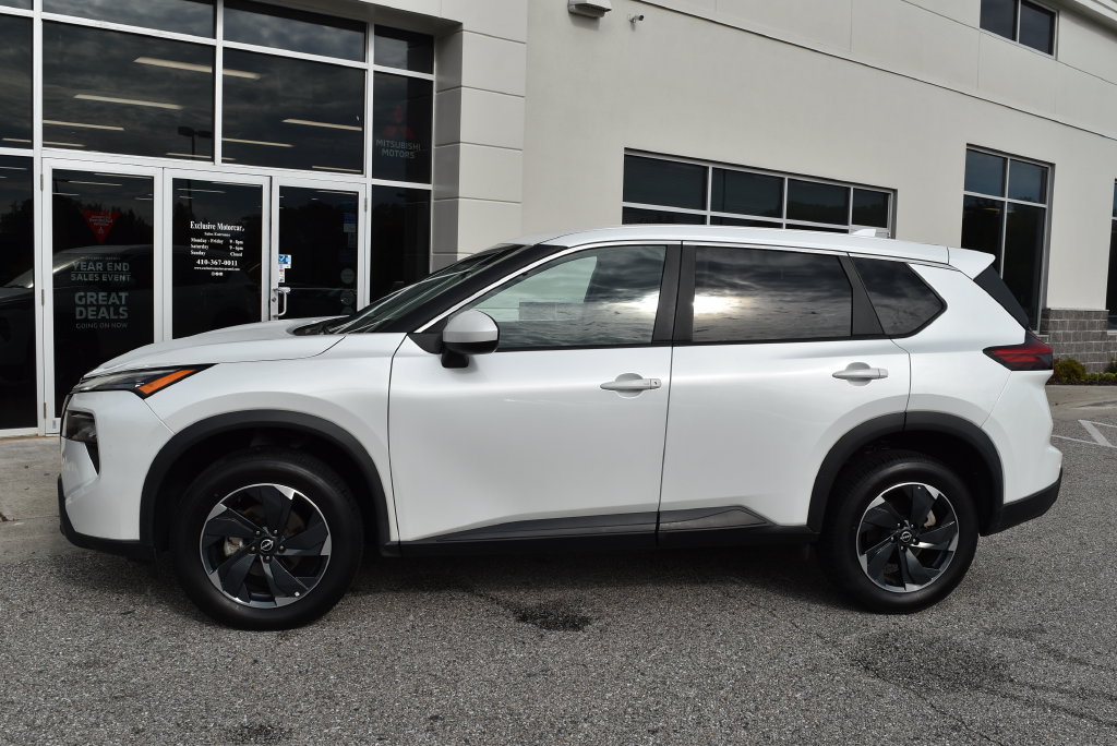 Used 2024 Nissan Rogue SV AWD/4WD image 4