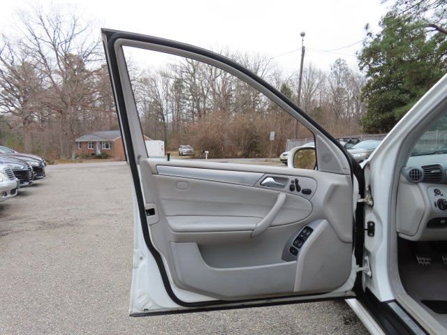 Used 2005 Mercedes-Benz C 320 Sedan image 14