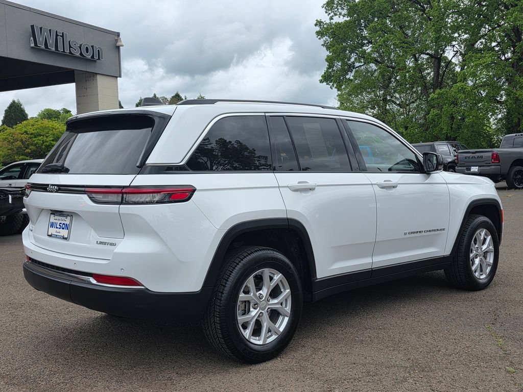 Used 2023 Jeep Grand Cherokee Limited AWD/4WD image 34