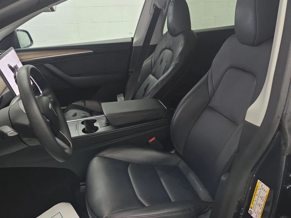 Used 2024 Tesla Model Y Long Range AWD/4WD image 8