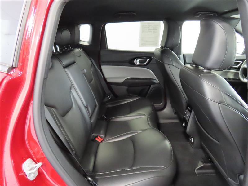Used 2025 Jeep Compass Limited AWD/4WD image 34