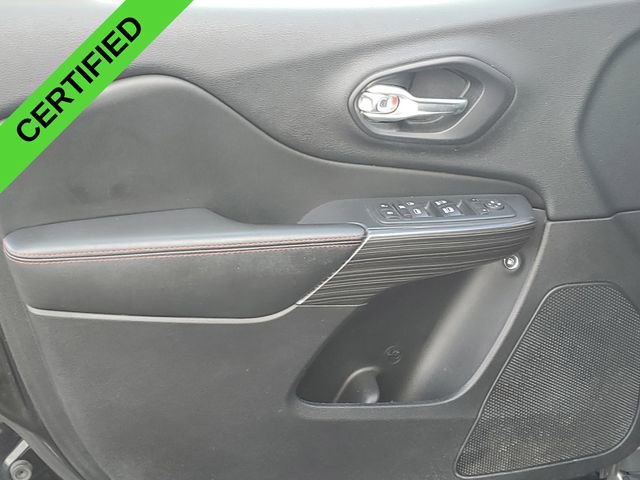 Used 2017 Jeep Cherokee Trailhawk w/ Comfort & Convenience Group AWD/4WD image 23