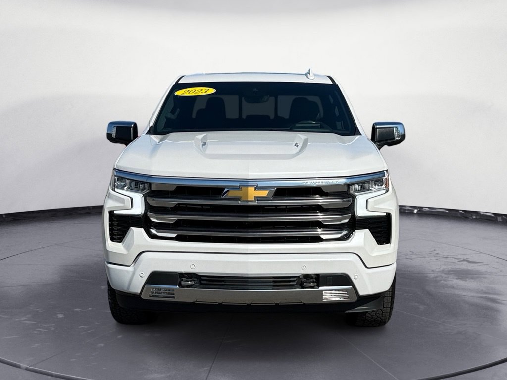 Used 2023 Chevrolet Silverado 1500 High Country w/ Technology Package AWD/4WD image 8