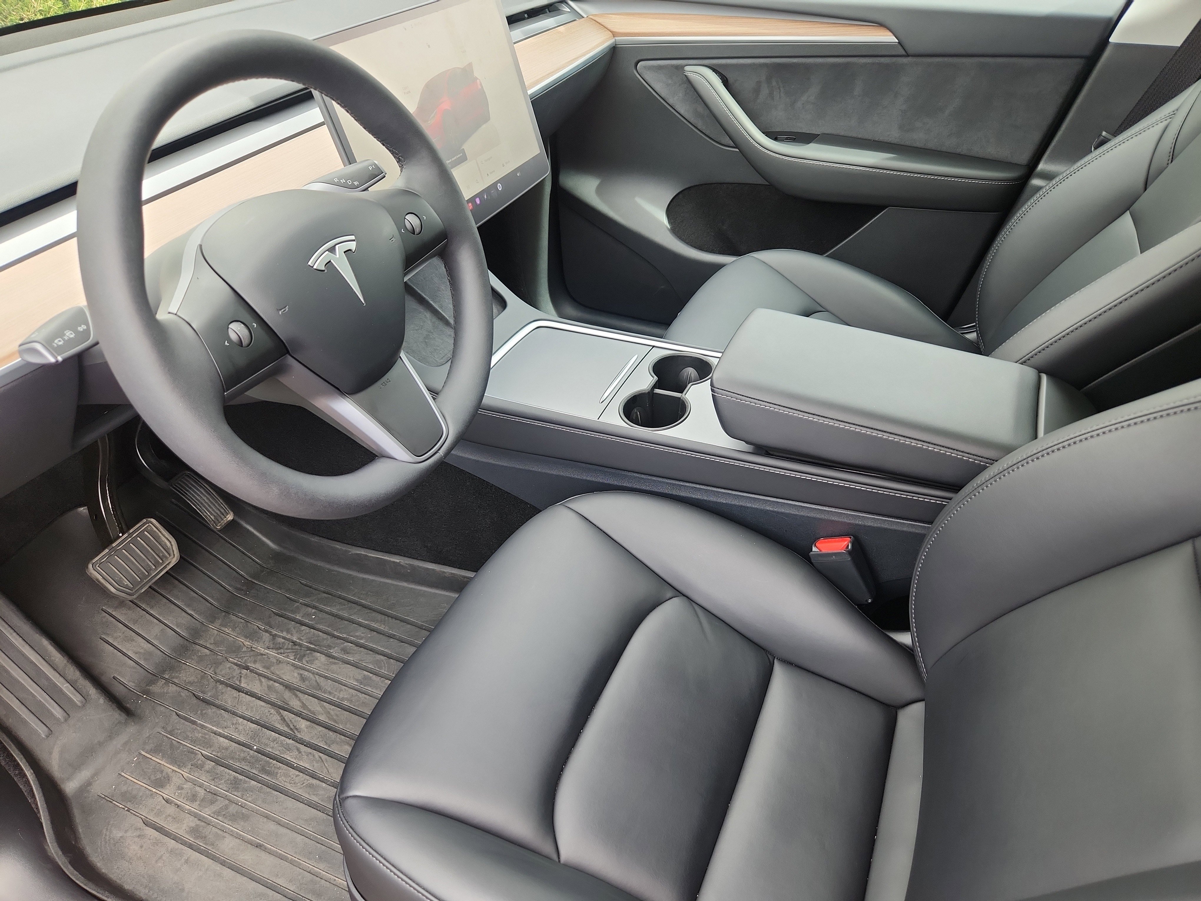 Used 2025 Tesla Model Y Long Range image 11