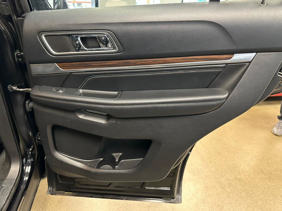 Used 2016 Ford Explorer Limited FWD image 27