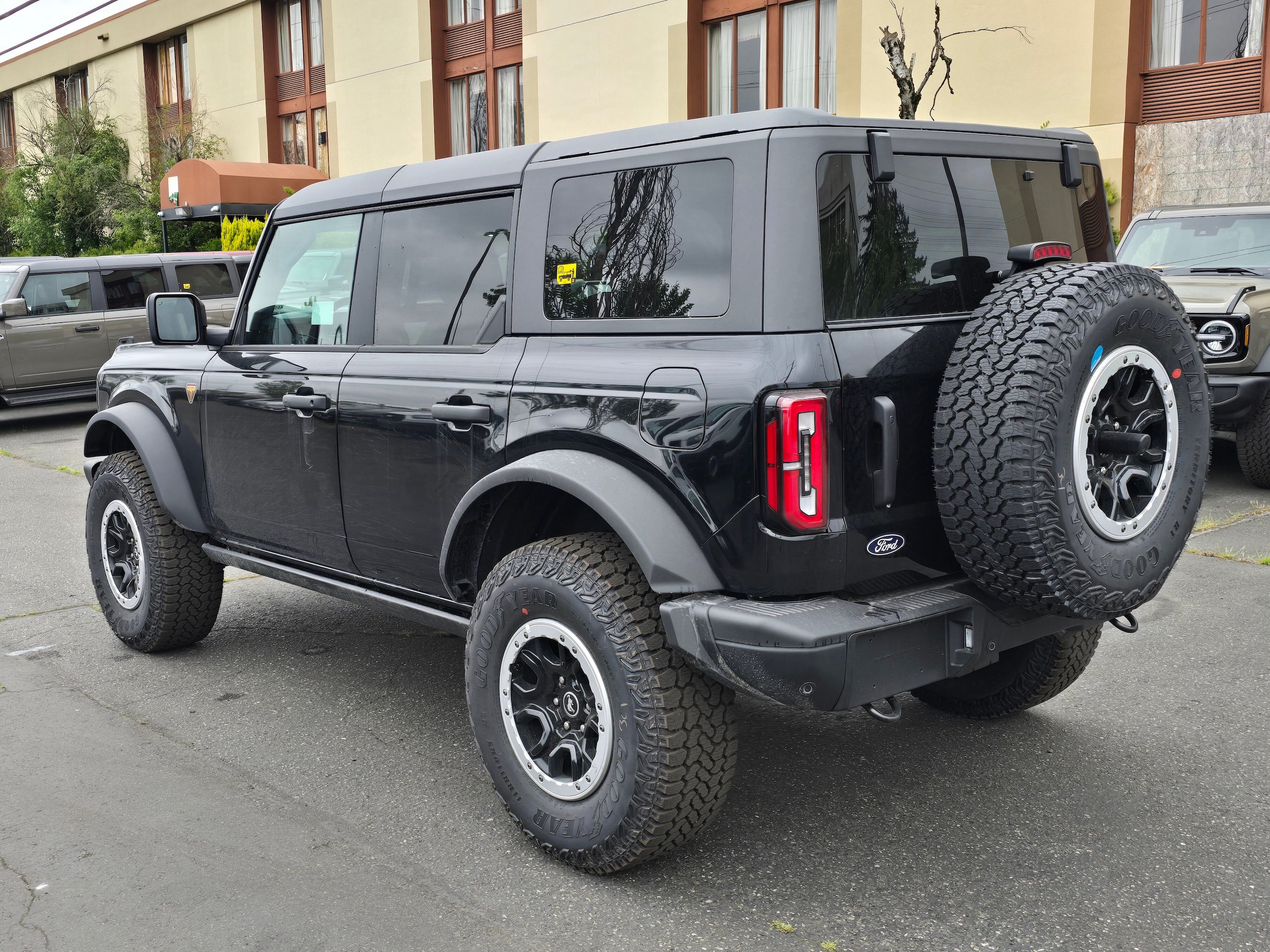 New 2026 Ford Bronco Badlands AWD/4WD image 3