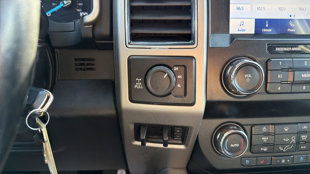 Used 2021 Ford F350 Lariat w/ Chrome Package image 34