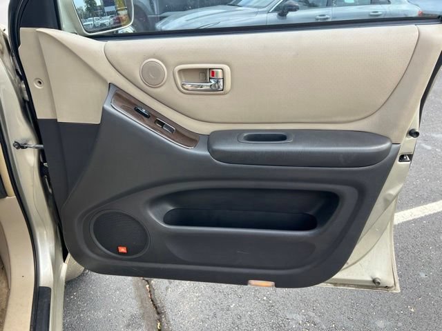 Used 2002 Toyota Highlander Limited w/ Leather Trim Pkg FWD image 26