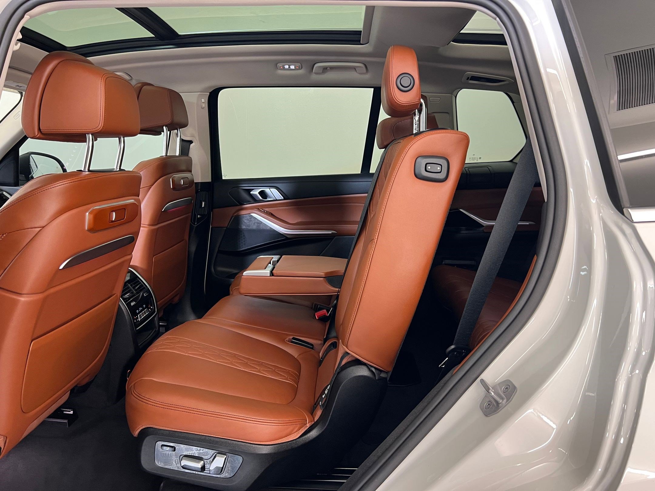 Used 2025 BMW X7 xDrive40i image 14