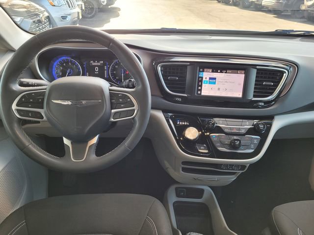 Certified 2023 Chrysler Voyager LX FWD image 7