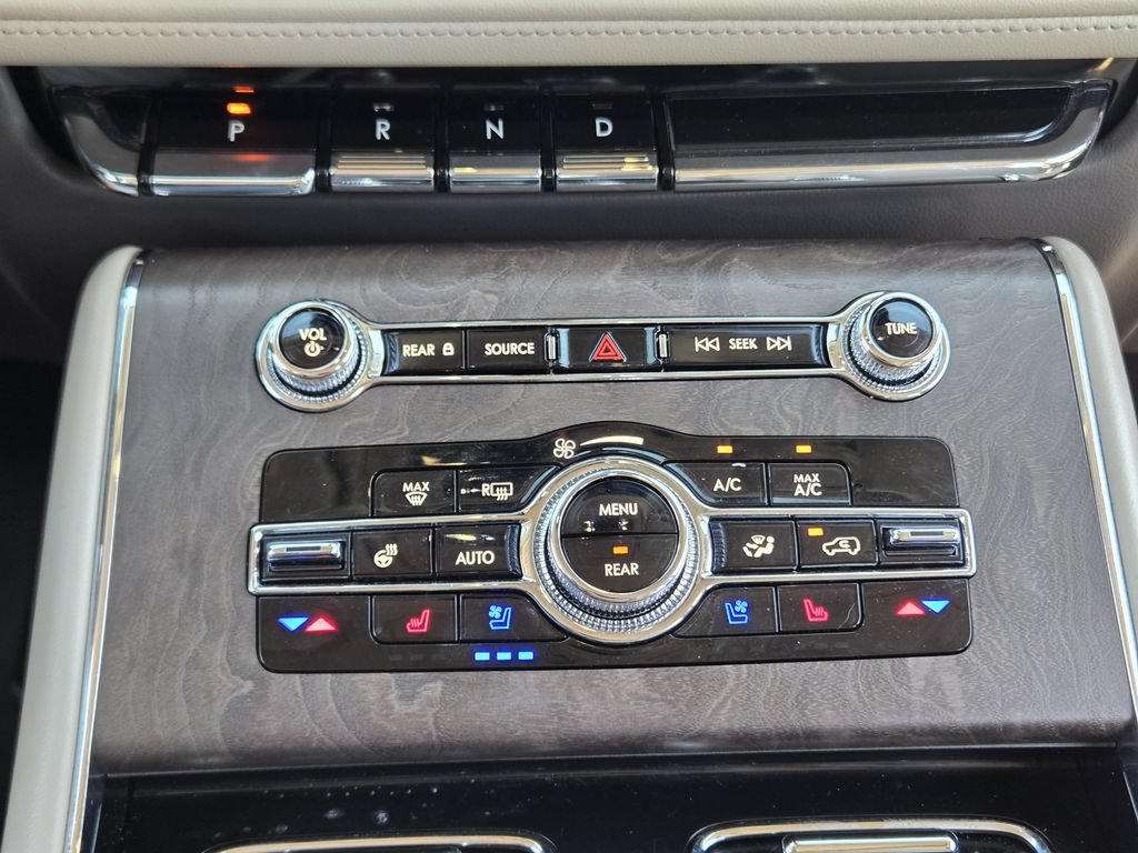 Used 2024 Lincoln Aviator Reserve w/ Equipment Group 201A RWD image 24