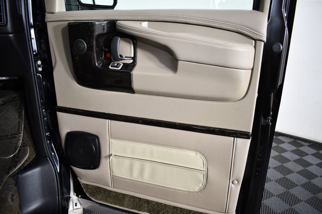 Used 2013 GMC Savana 1500 AWD image 45