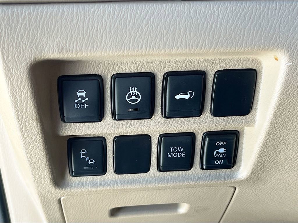 Used 2019 Nissan Pathfinder Platinum image 10