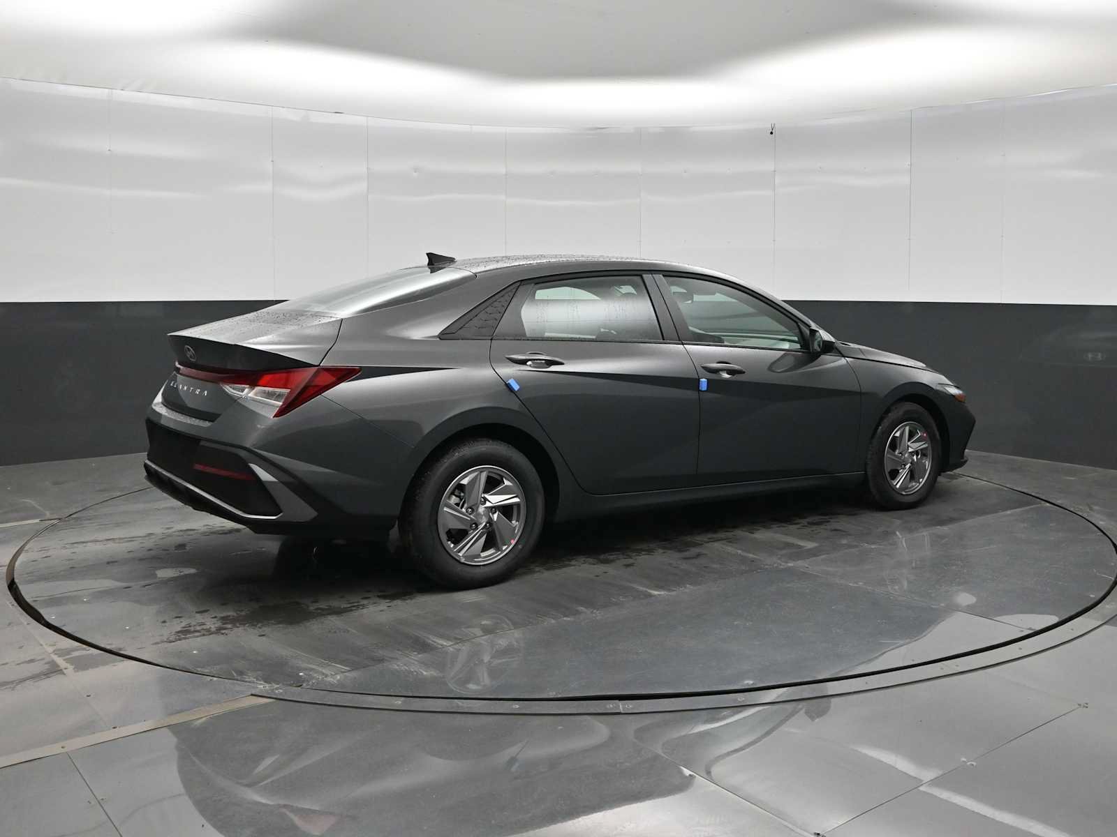 New 2026 Hyundai Elantra SE FWD image 8