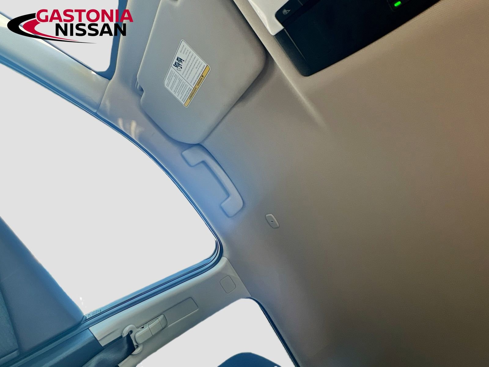 Used 2023 Nissan Rogue SV image 27