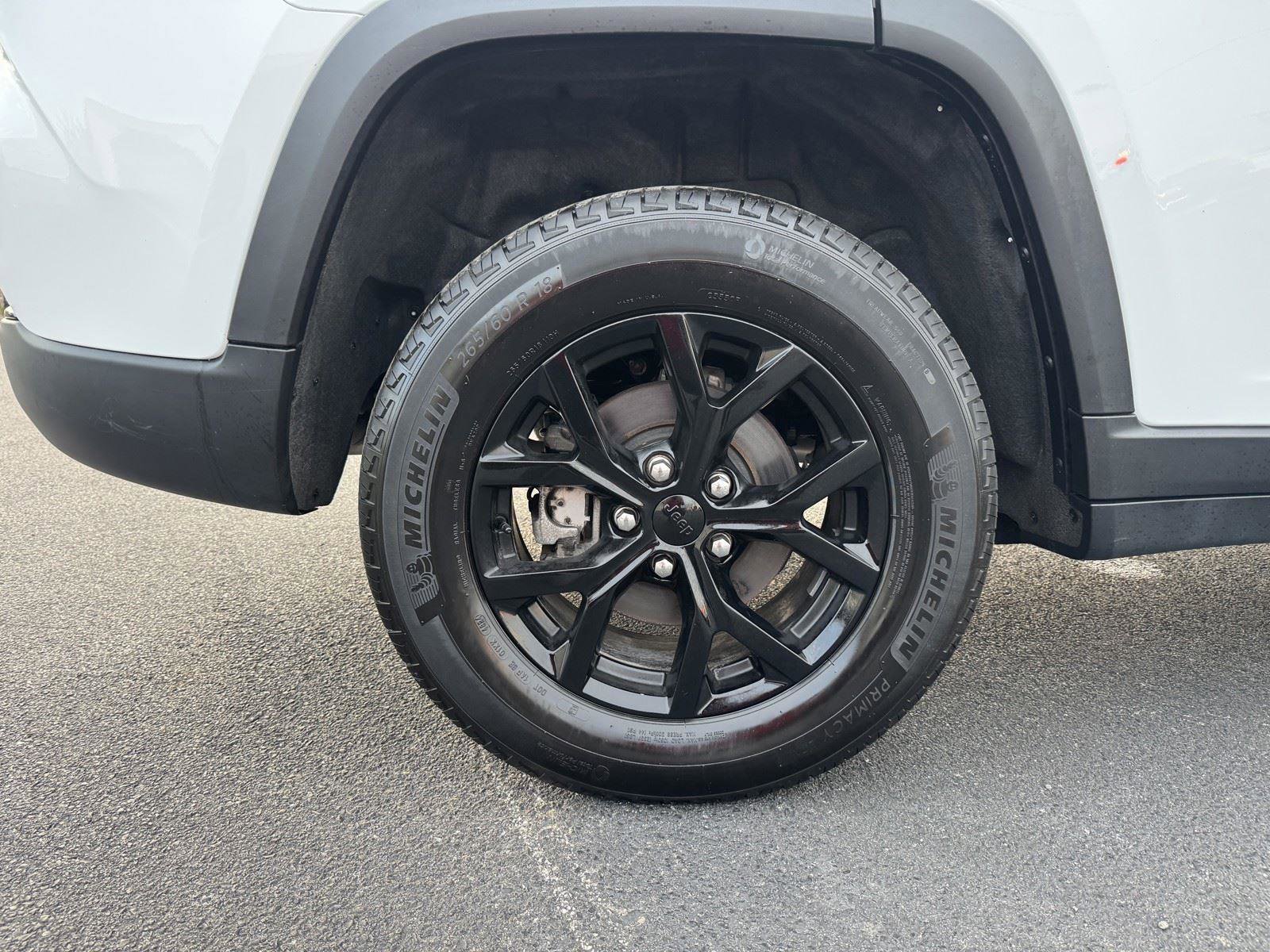 Used 2025 Jeep Grand Cherokee Altitude image 44