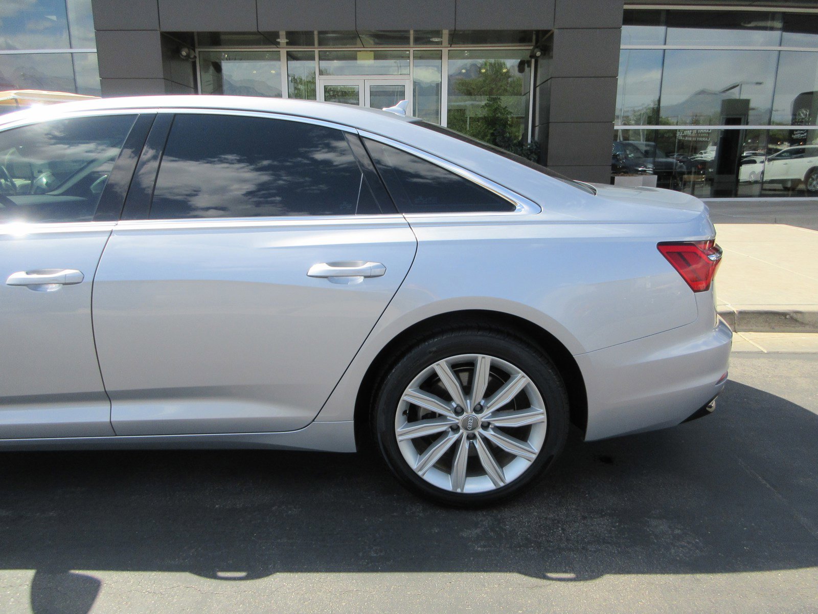 Used 2019 Audi A6 2.0T Premium w/ Convenience Package image 4