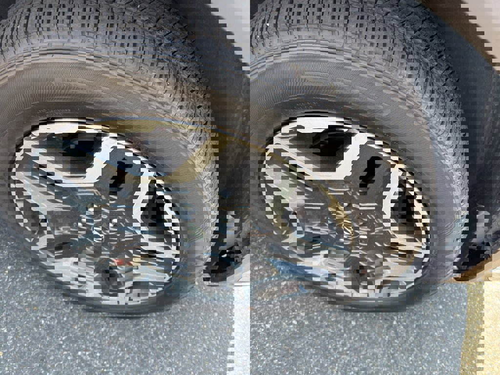 Used 2023 Hyundai Santa Fe SEL Premium image 28